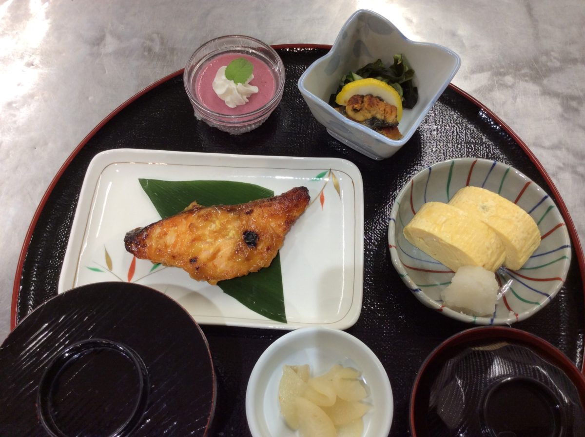 本日の日替わり定食❗️   道の駅みなみ波賀レストラン